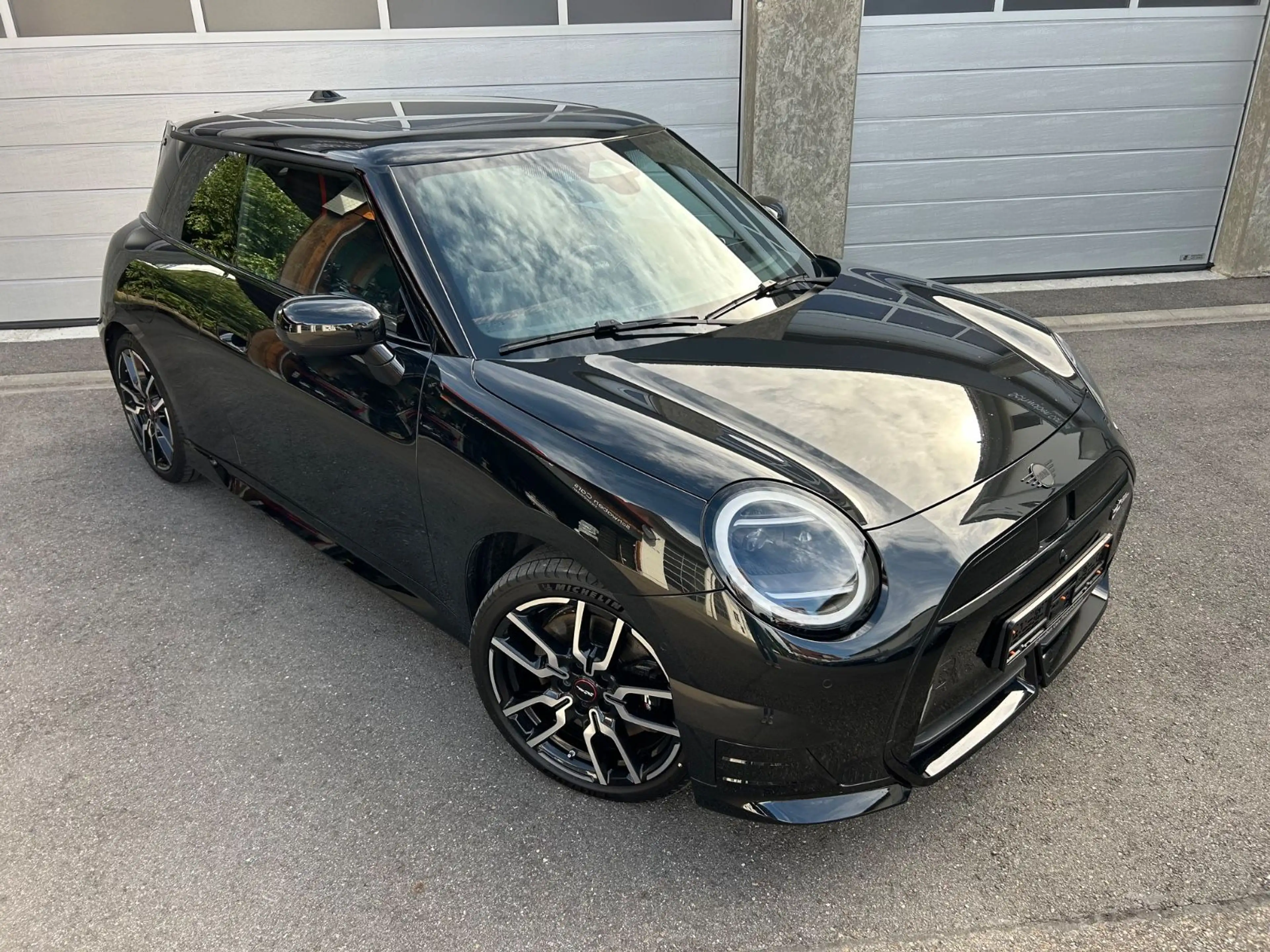 MINI Cooper SE JOHN COOPER WORKS XL HUD H&K ACC Pano — photo 11