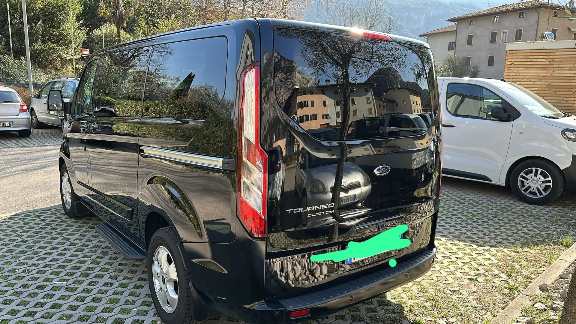 Ford Tourneo Custom - 2
