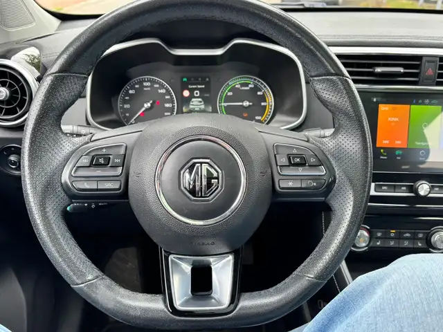 MG ZS view 8