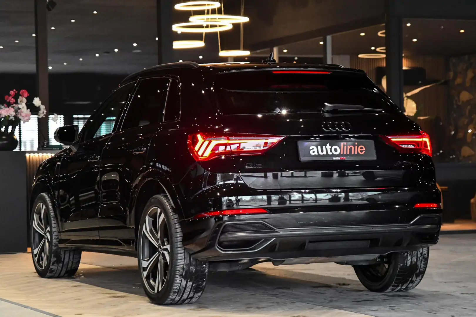 Audi Q3 45 TFSI e S edition. ACC, Stuurverw, Keyless, Matr Noir - 2