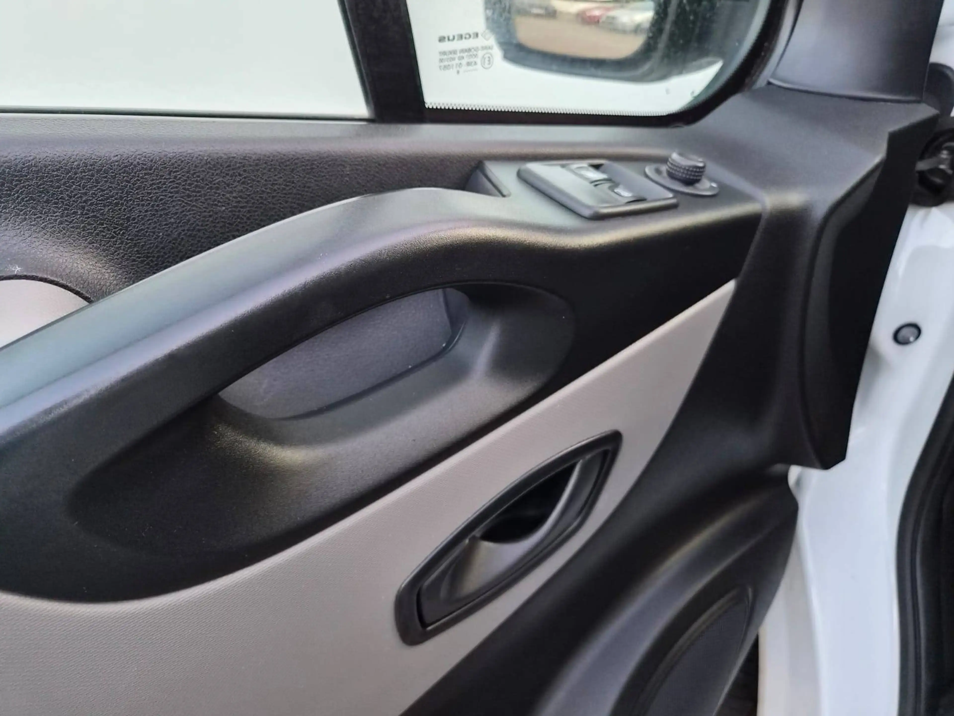 Renault Trafic — photo 14