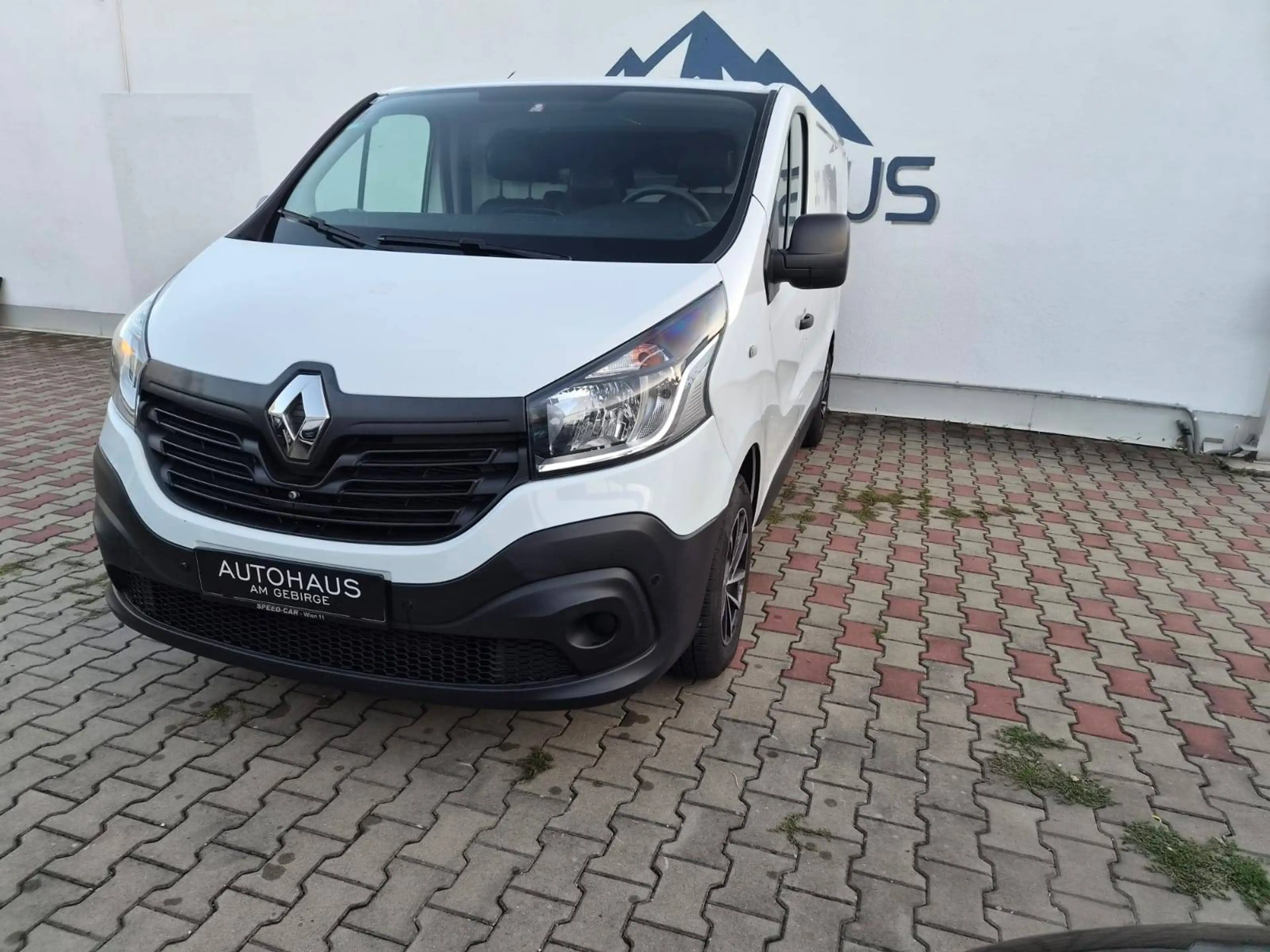 Renault Trafic — photo 3