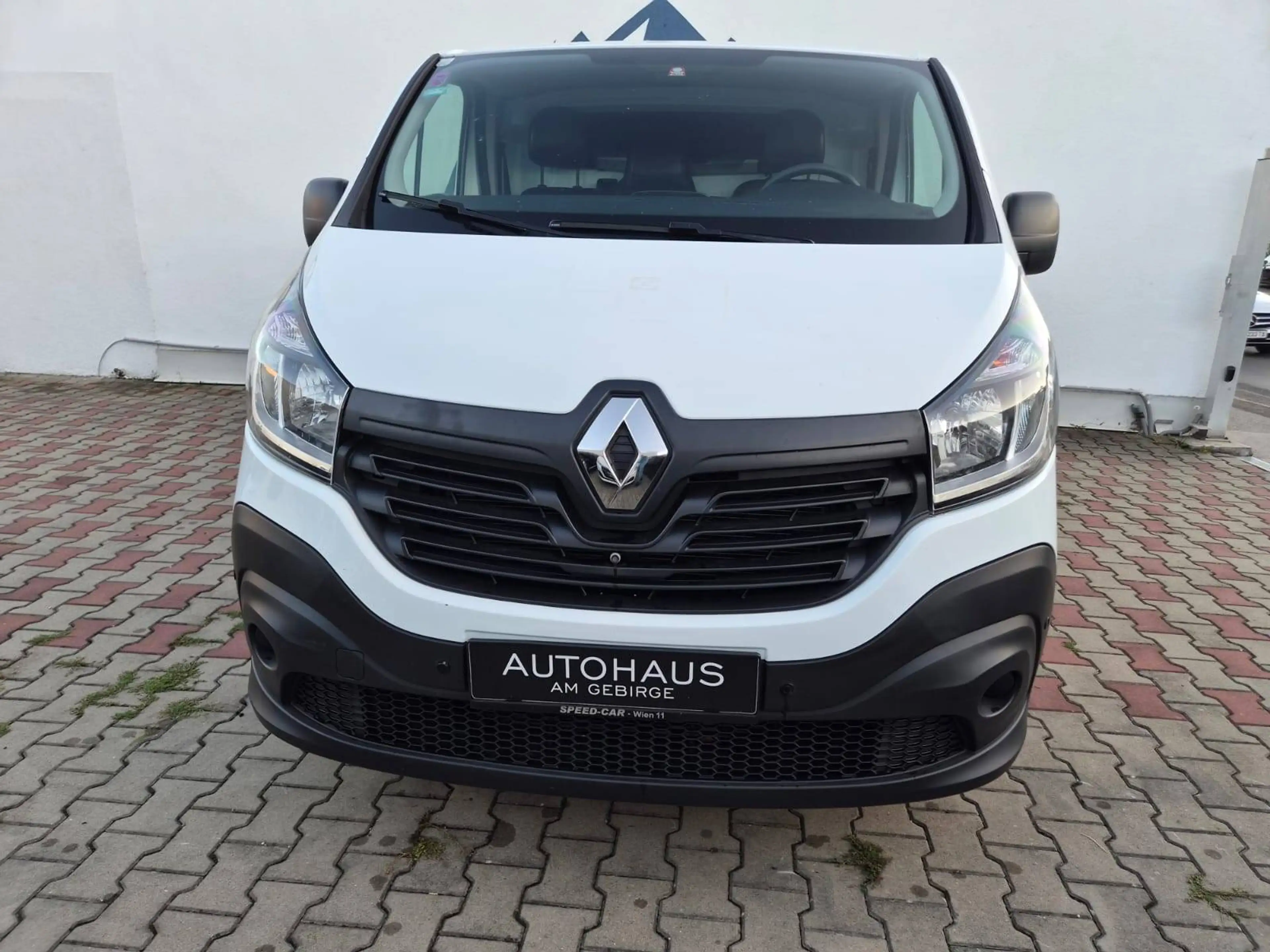 Renault Trafic — photo 4