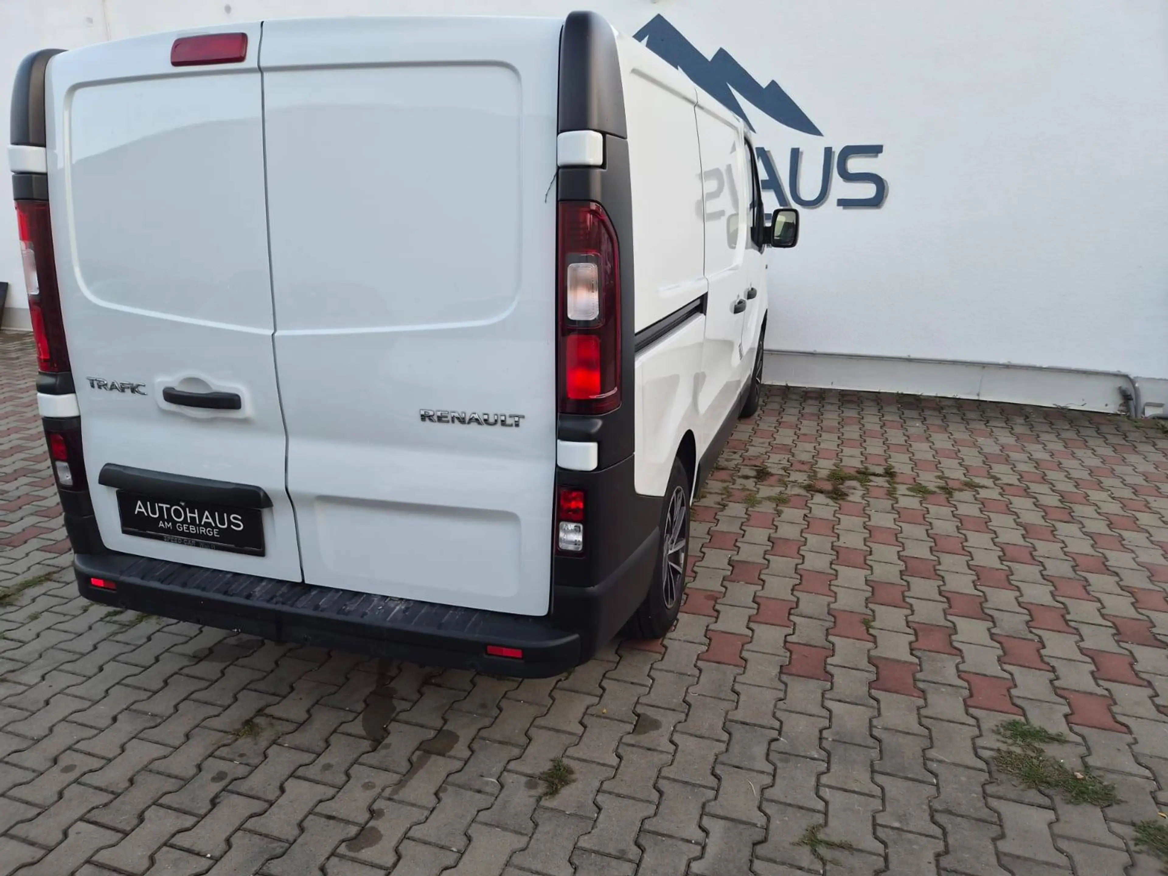 Renault Trafic — photo 6