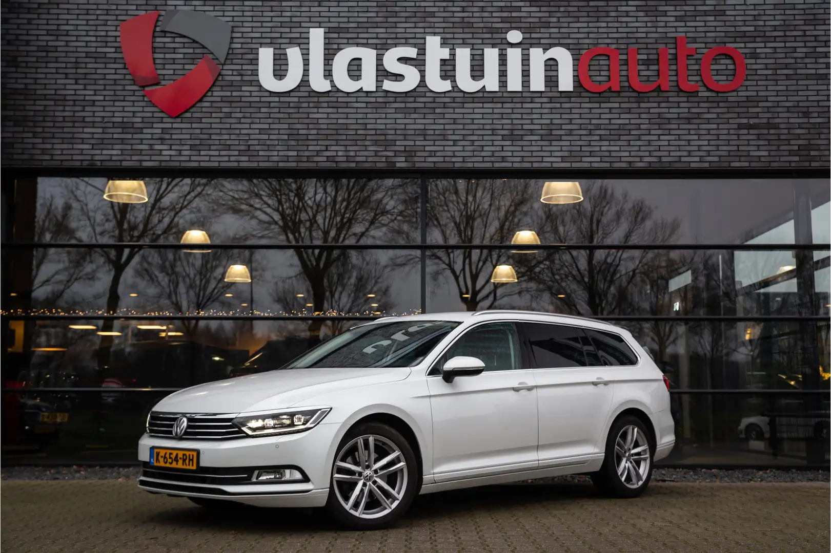 Volkswagen Passat Variant 1.6 TDI Highline , Comfortstoelen, Achteruitrijcam Weiß - 1