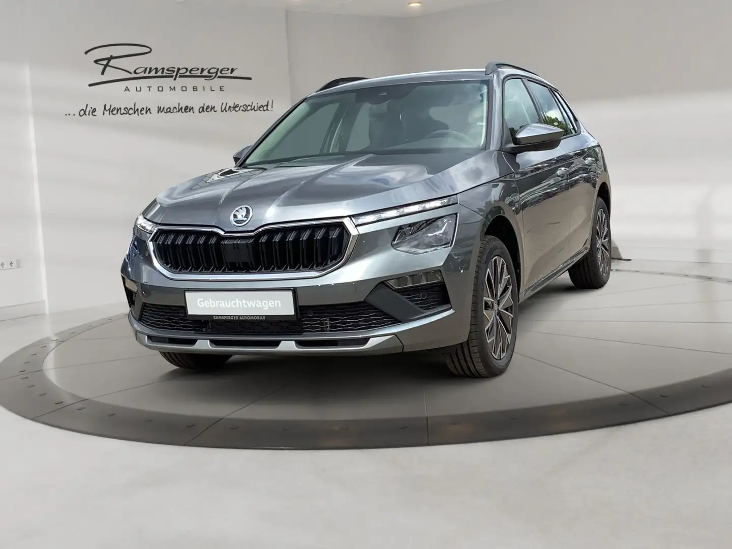 Skoda Kamiq 1.5 TSI DSG Tour ACC Vorbe.AHK Navi Kamera Grau - 2