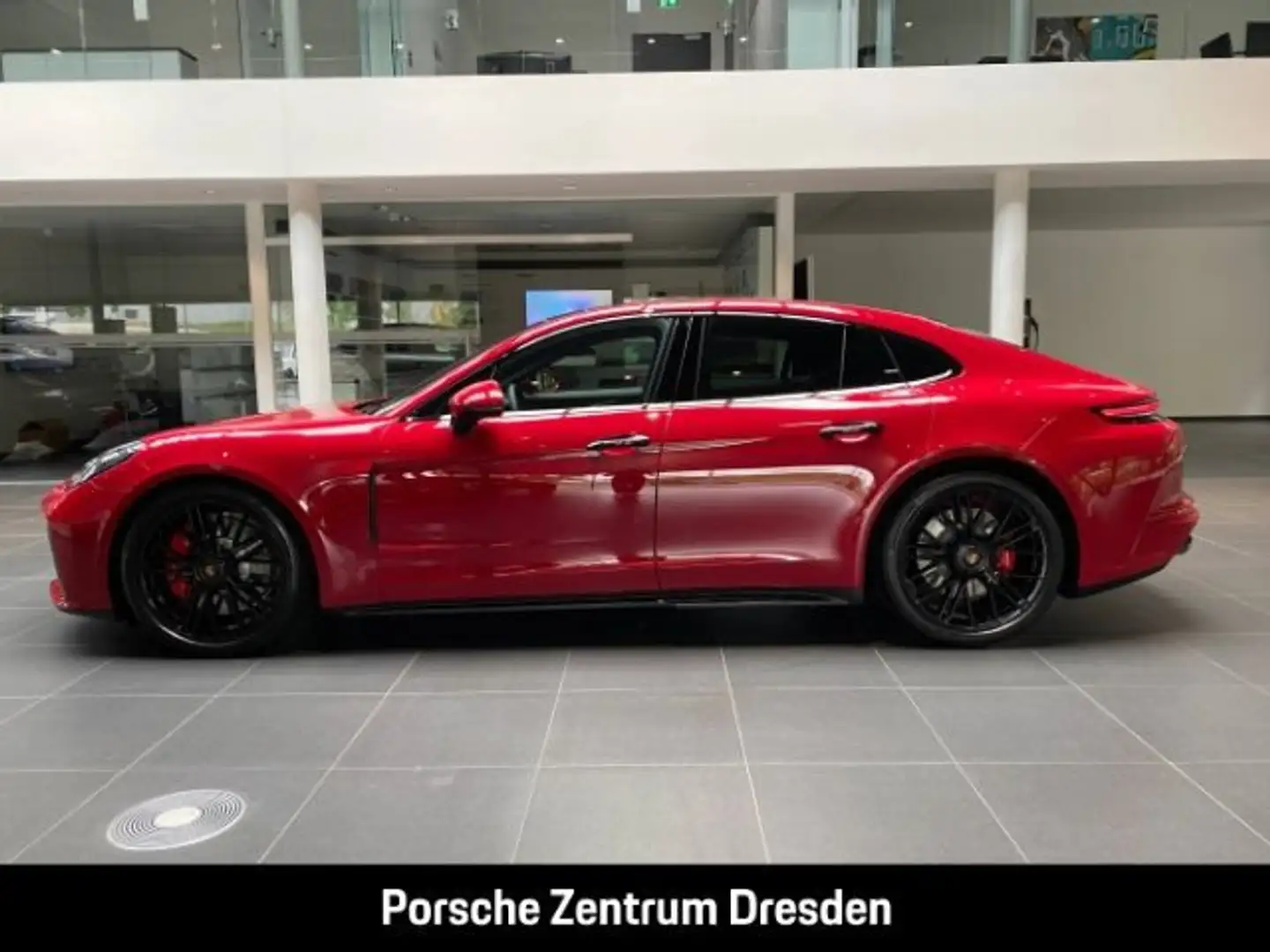 Porsche Panamera GTS Piros - 2