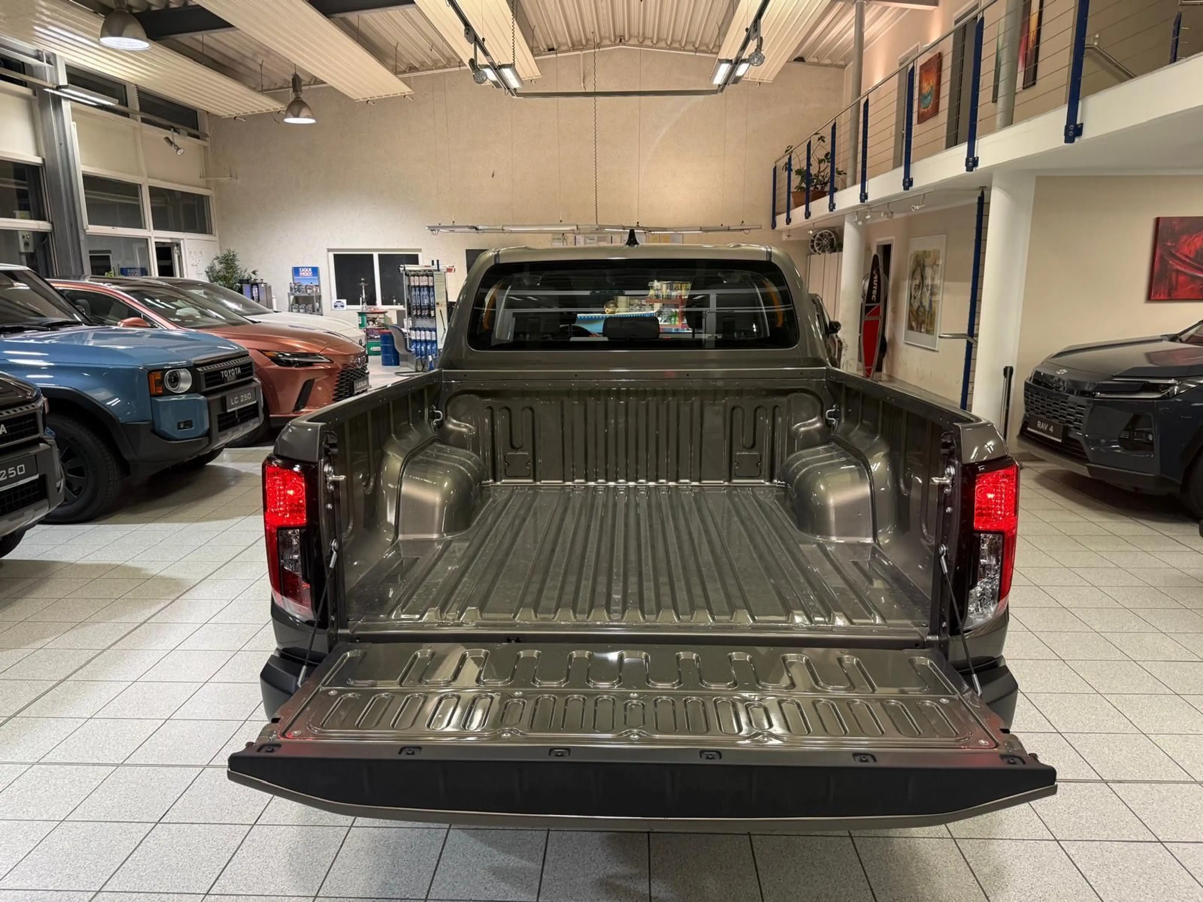 Toyota Hilux HILUX DOUBLE CAB-MILD HYB.-DUTY-4x4-NEUES MODELL — photo 6