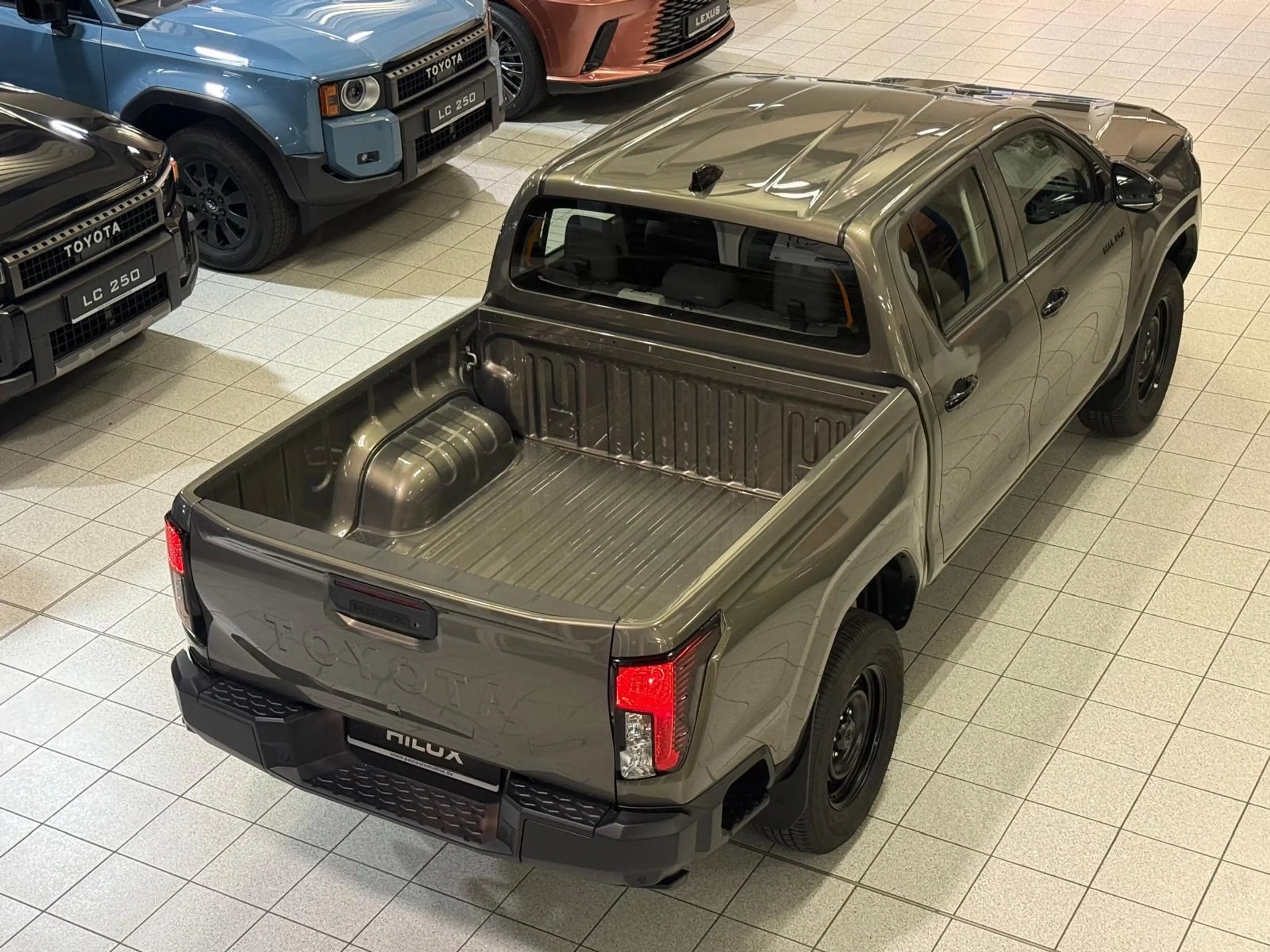 Toyota Hilux HILUX DOUBLE CAB-MILD HYB.-DUTY-4x4-NEUES MODELL — photo 10