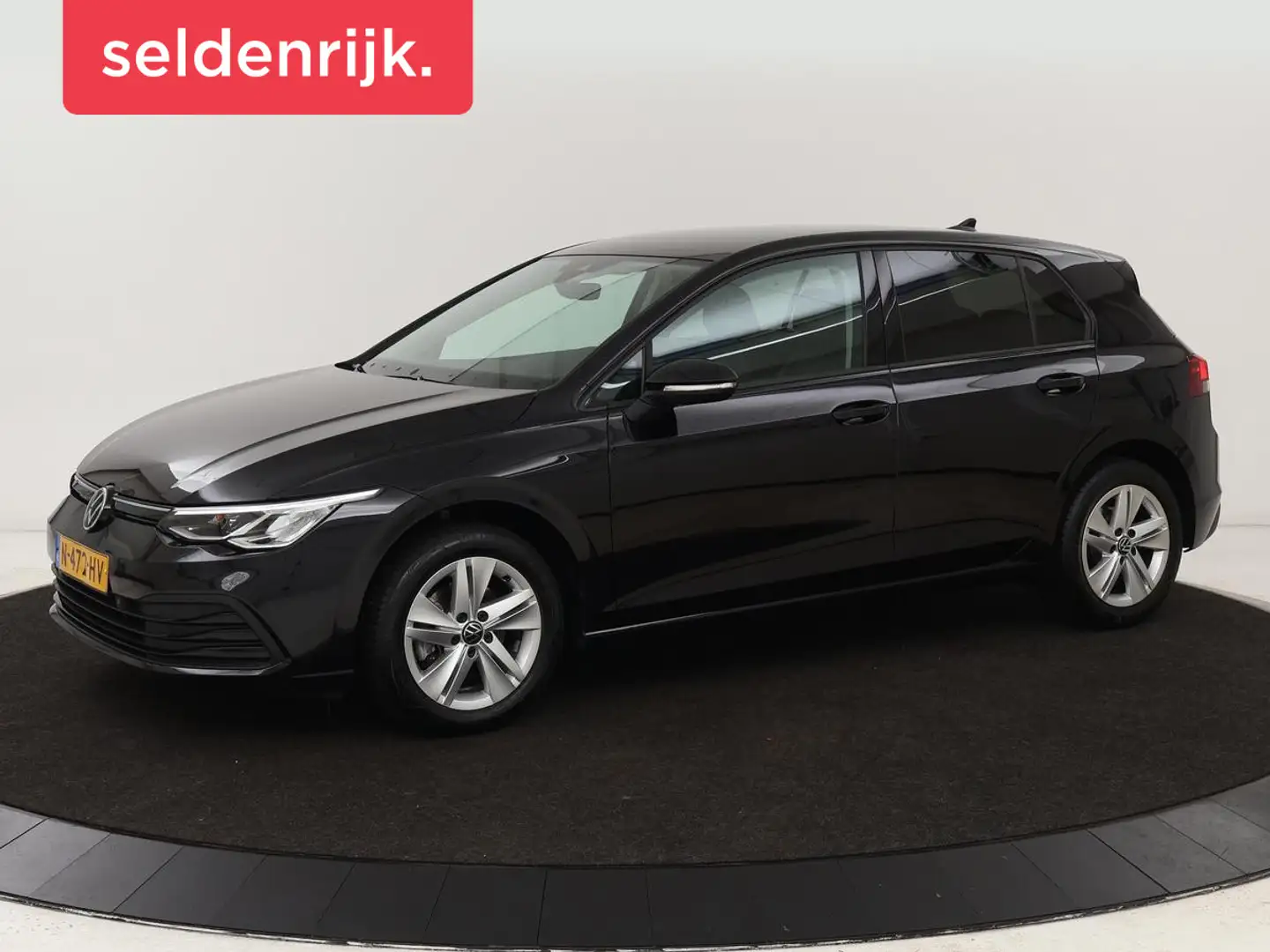Volkswagen Golf 1.0 TSI Life | Stoel & stuurverwarming | Carplay | Noir - 1