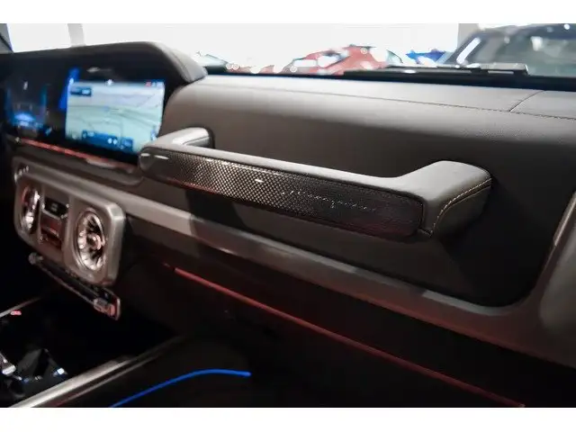Mercedes-Benz G-Class view 25