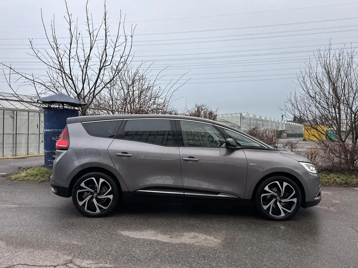 Renault Scenic Grand BOSE tce140 LED Kamera SHZG Service NEU Silber - 2