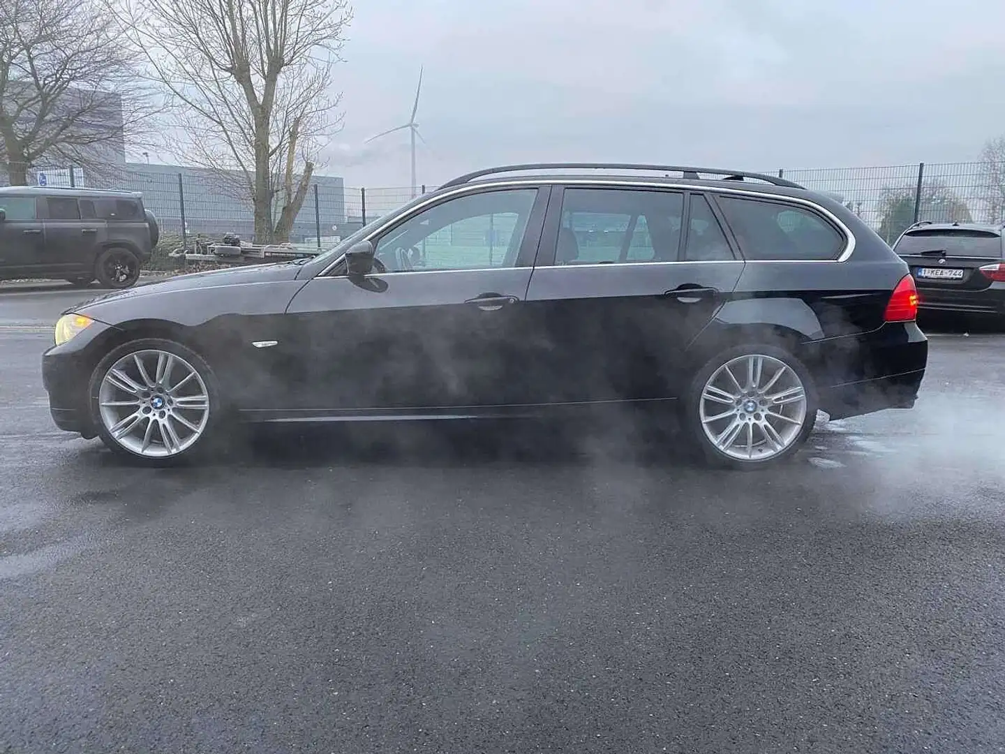 BMW 325 Touring Diesel Pano roof Navigation Brown Leather Schwarz - 2