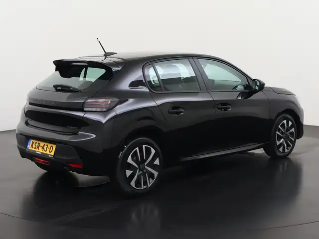Peugeot 208 view 4