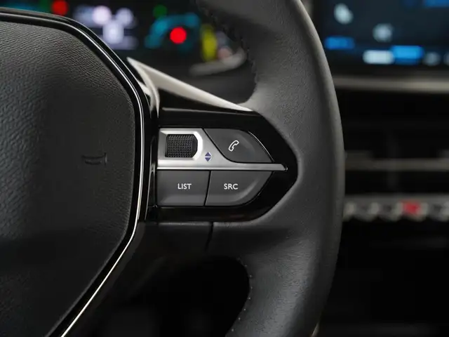 Peugeot 208 view 9