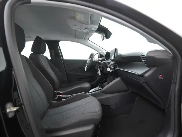 Peugeot 208 view 3