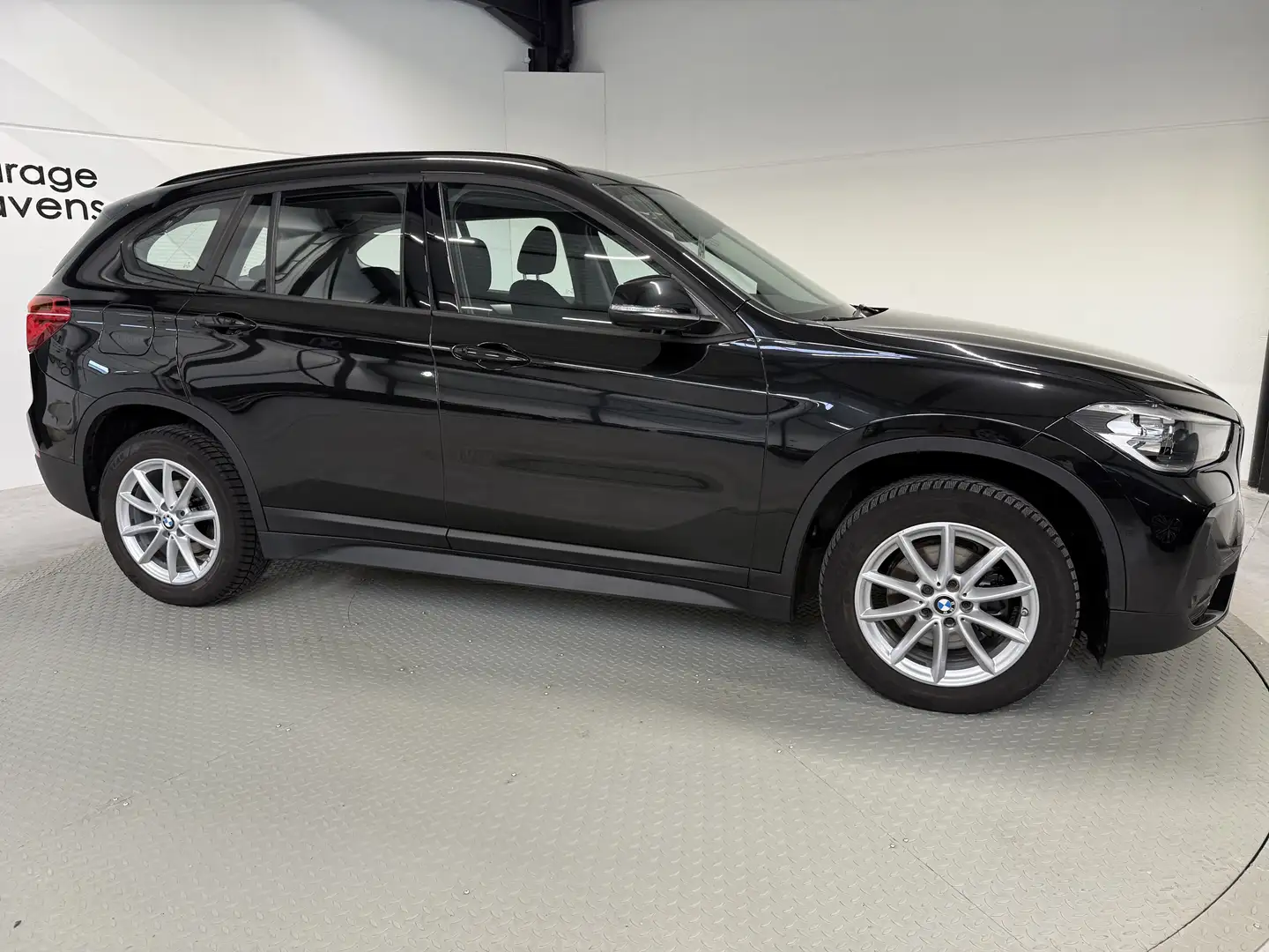 BMW X1 X1 sDrive18i Aut. Zwart - 2