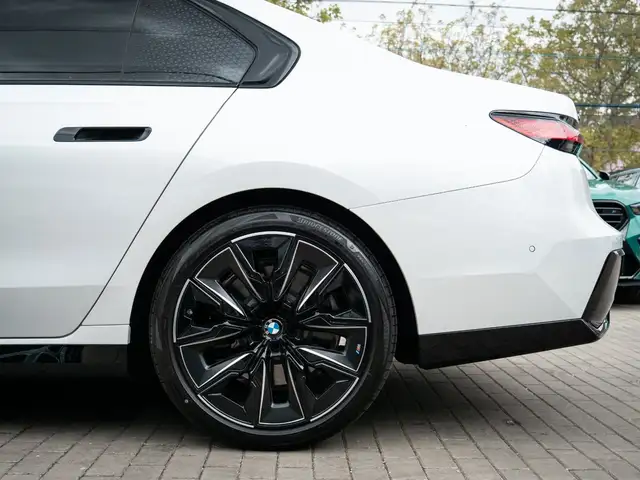 BMW M view 10
