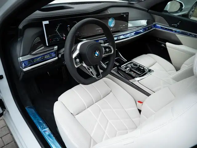 BMW M view 11