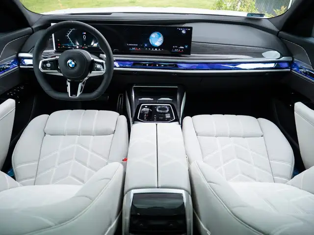BMW M view 14