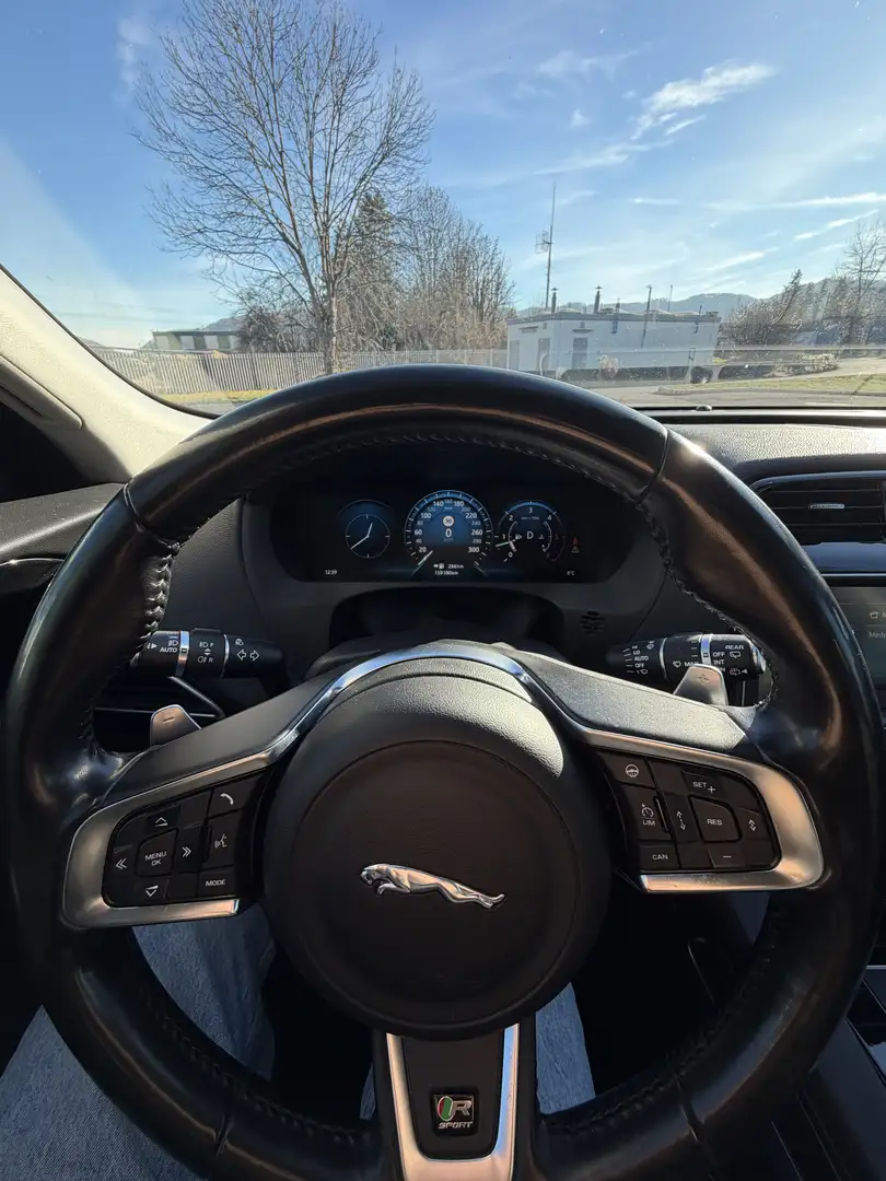 Jaguar F-Pace 30d AWD R-Sport - 2
