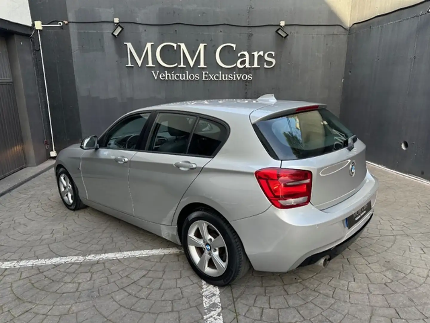 BMW 116 116d Sport Silber - 2