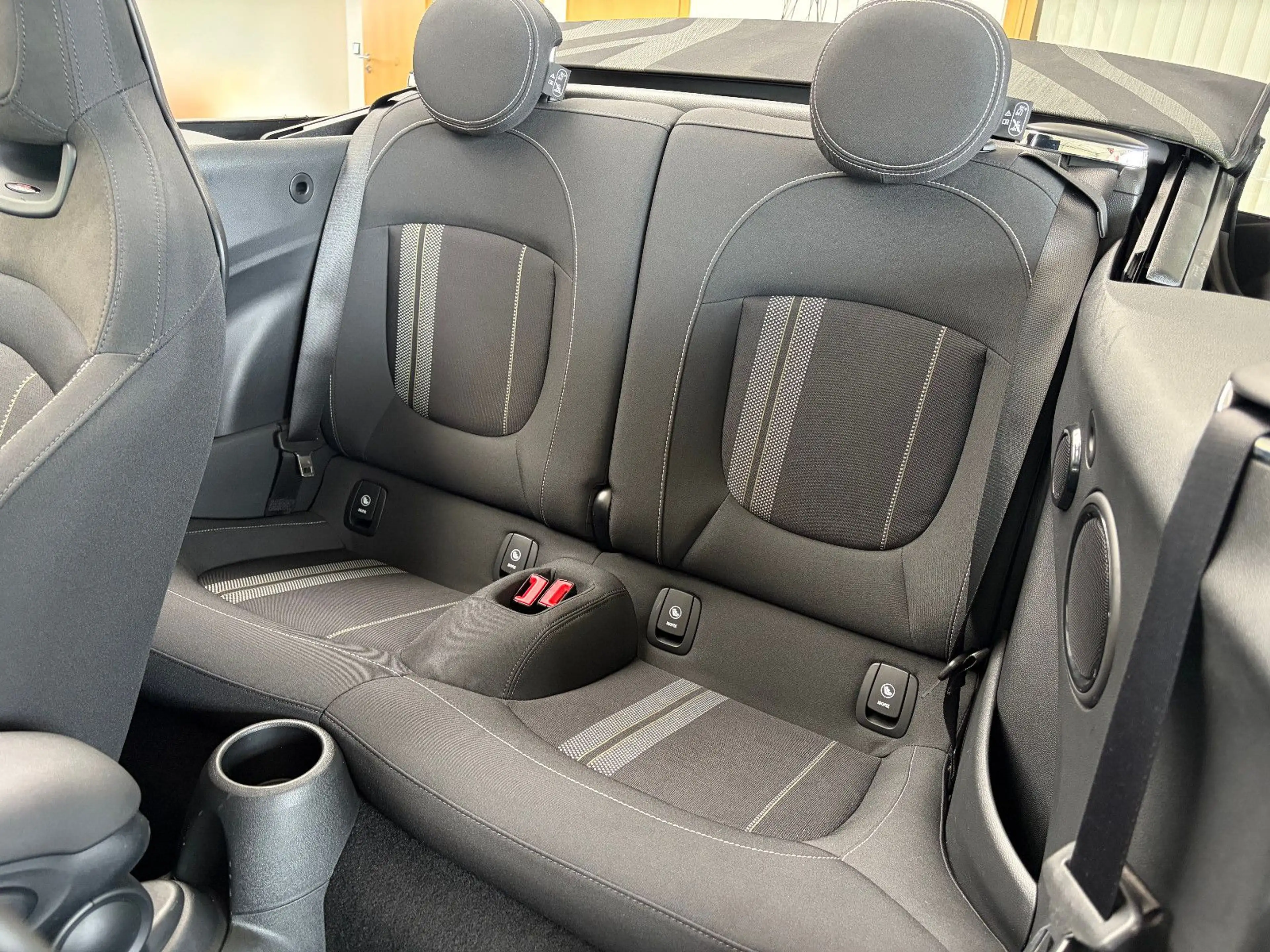 MINI John Cooper Works Cabrio H&K/HUD/VIRTUAL/KAMERA — photo 11