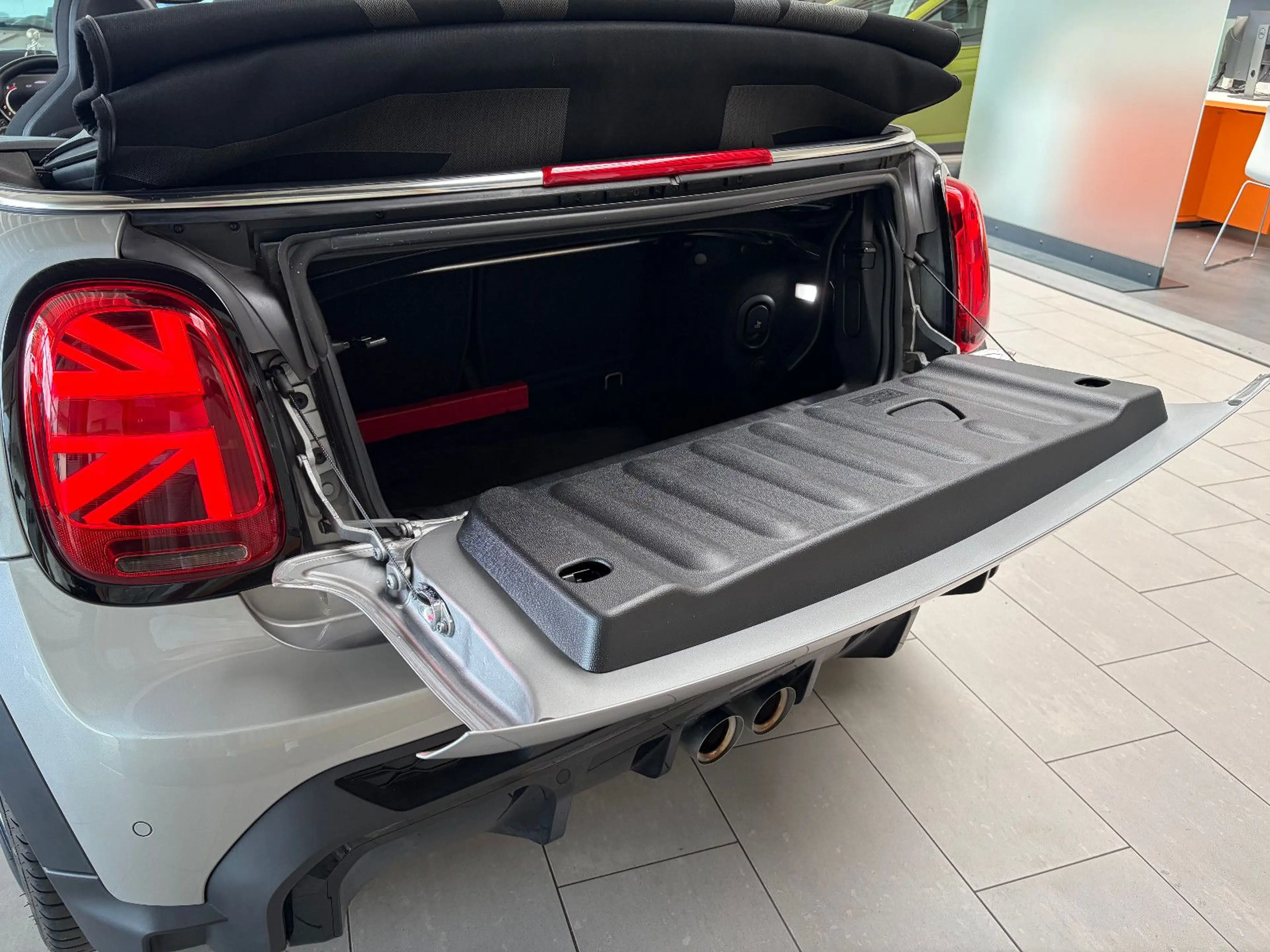 MINI John Cooper Works Cabrio H&K/HUD/VIRTUAL/KAMERA — photo 12