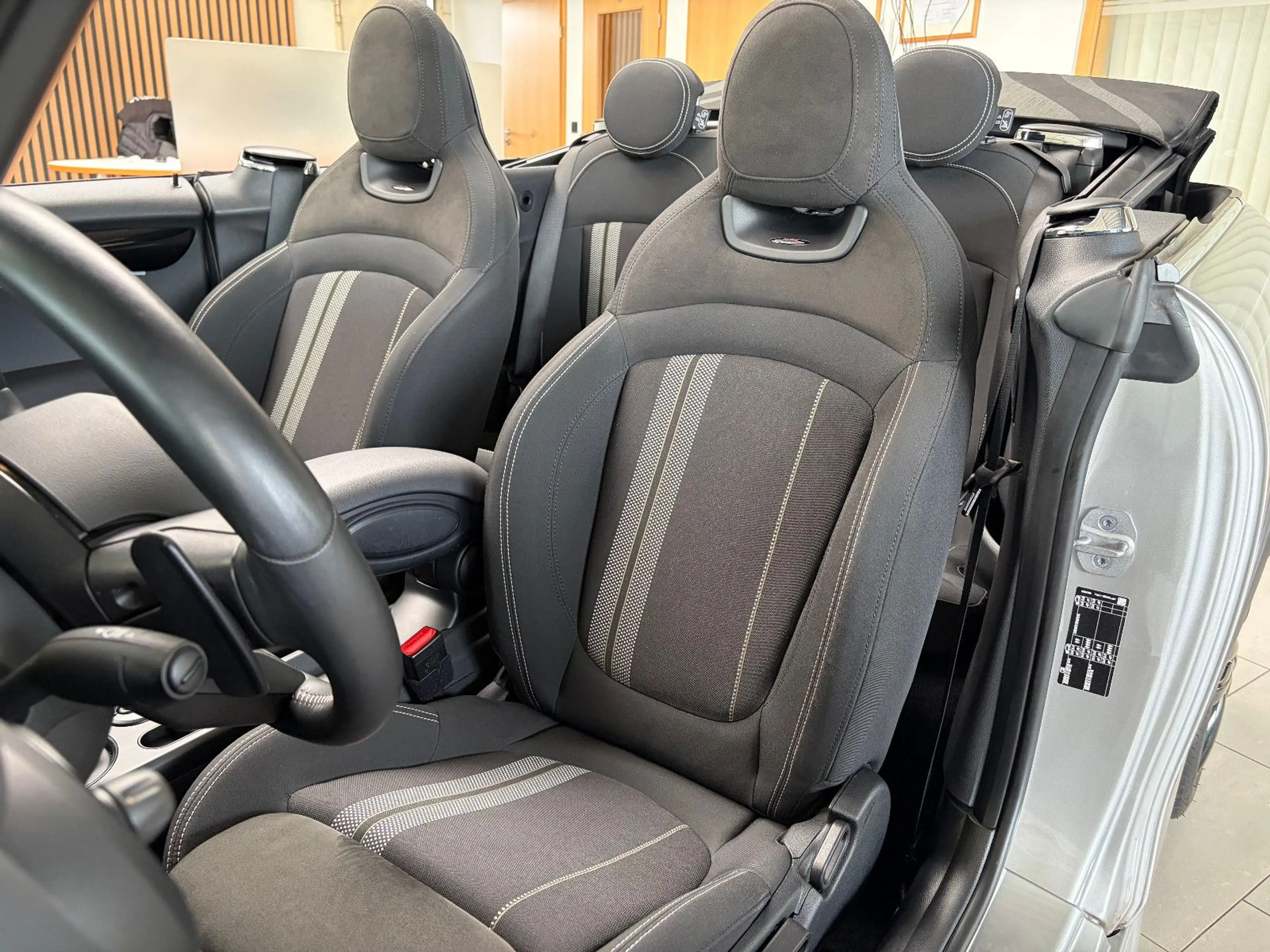 MINI John Cooper Works Cabrio H&K/HUD/VIRTUAL/KAMERA — photo 10