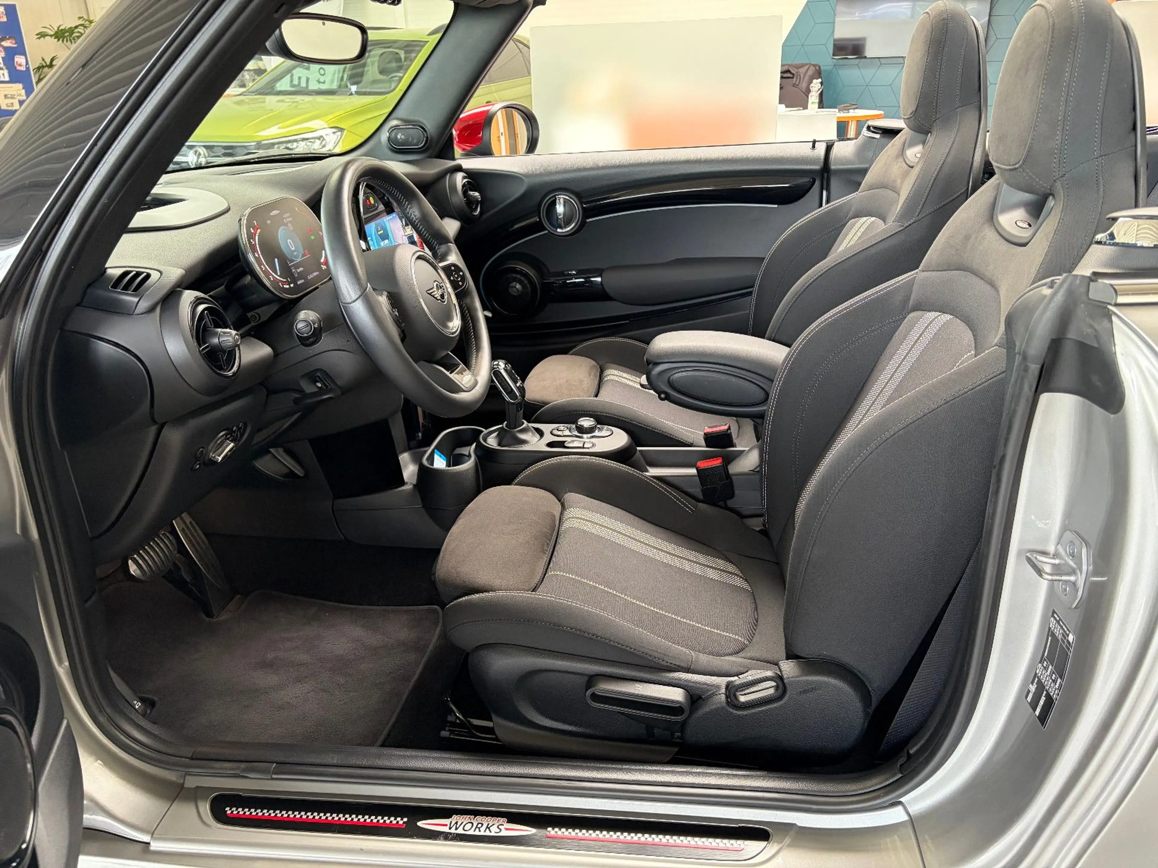 MINI John Cooper Works Cabrio H&K/HUD/VIRTUAL/KAMERA — photo 9