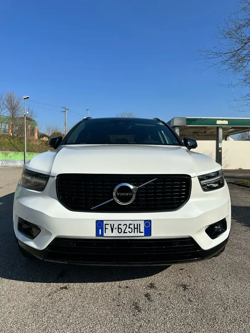Volvo XC40 2.0 d4 R-design awd geartronic my20 - 1