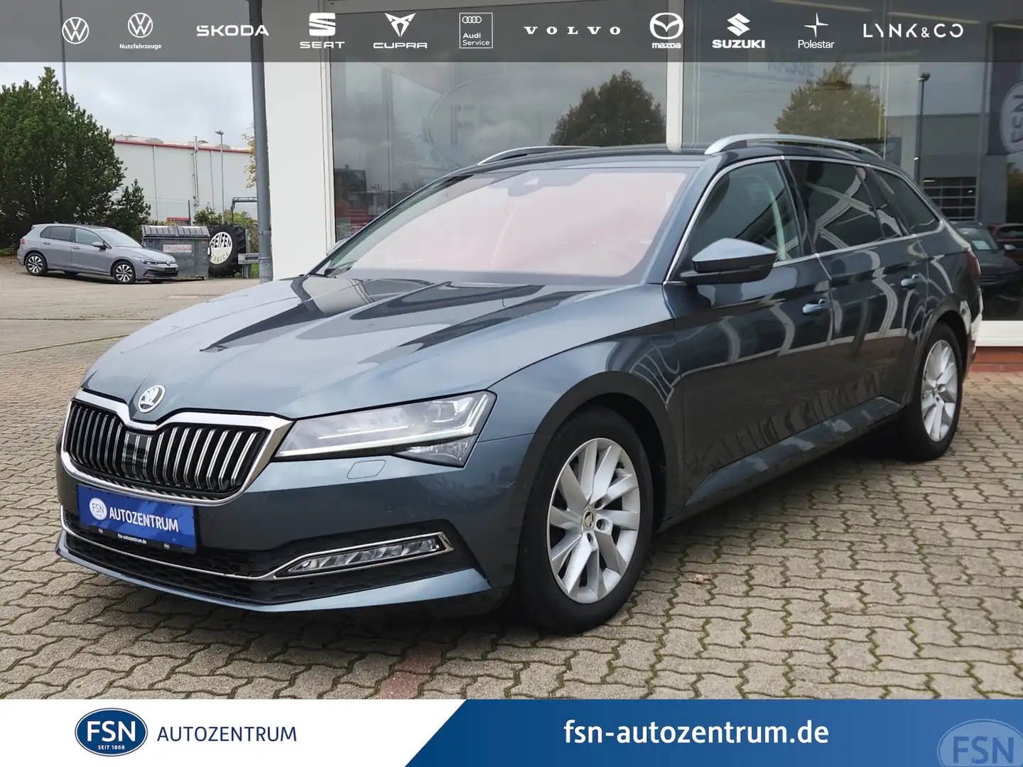 Skoda Superb Combi 2.0 TDI DSG 4x4 Matrix 360° AHK Leder Kessy Grau - 1
