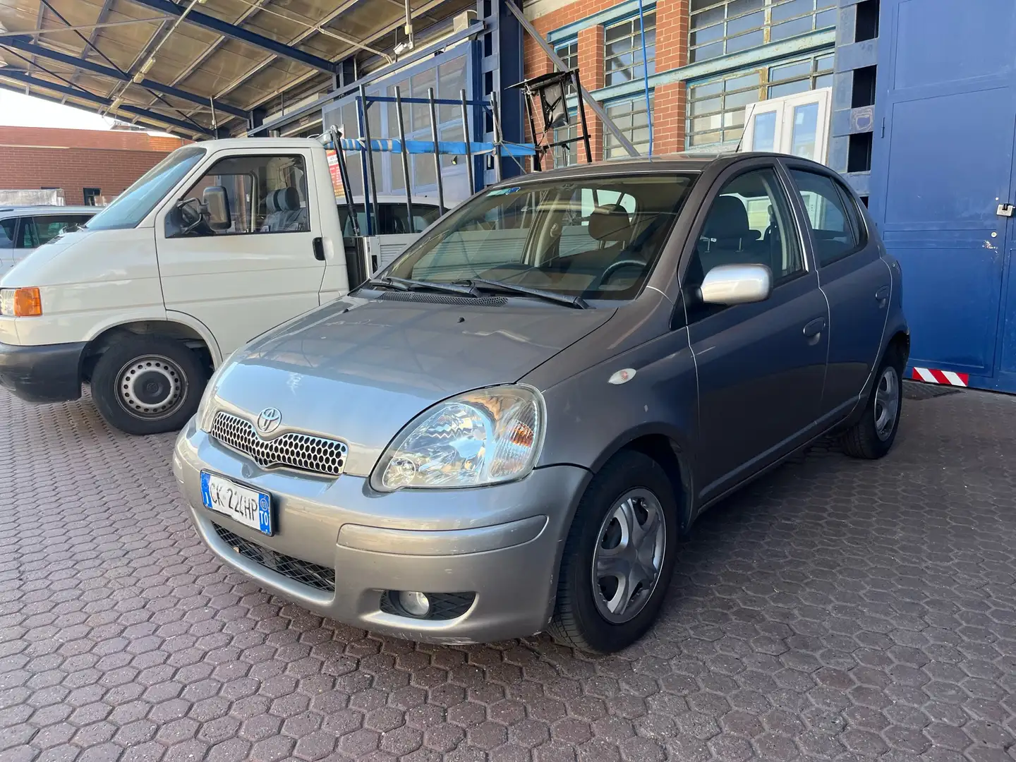Toyota Yaris 5p 1.3 Sol Blue - 2
