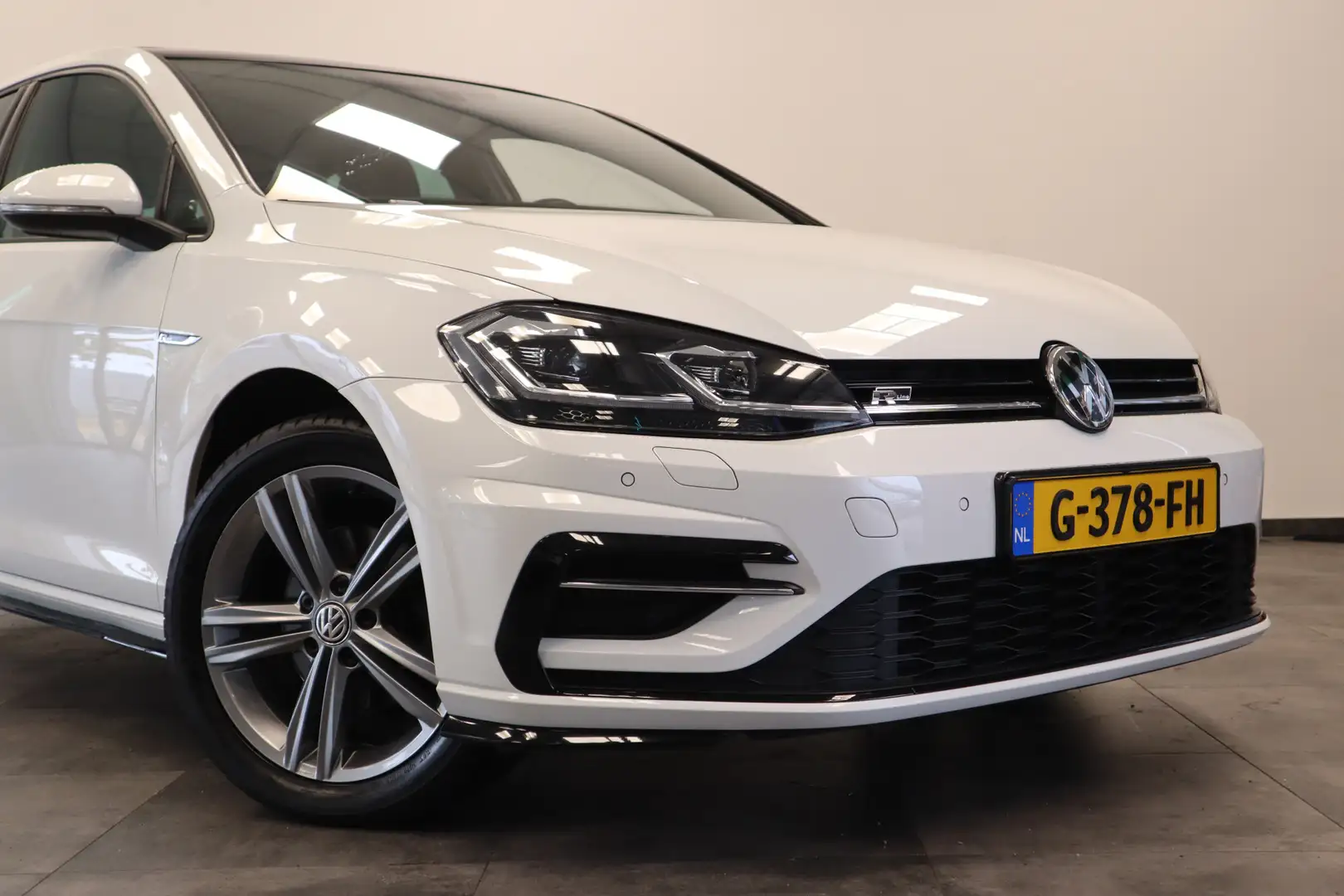Volkswagen Golf 1.5 TSI Highline Business R 2x R-line Panoramadak Weiß - 2