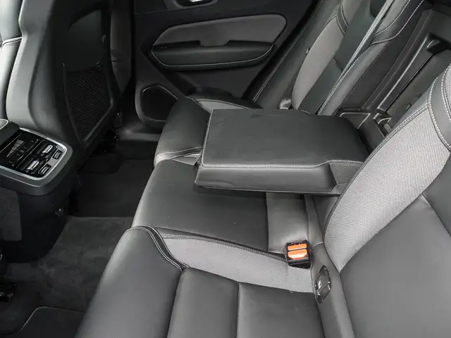 Volvo XC60 view 16