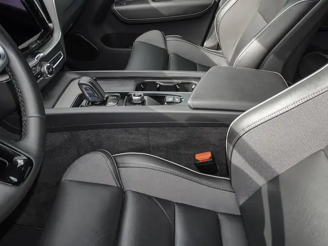 Volvo XC60 view 11