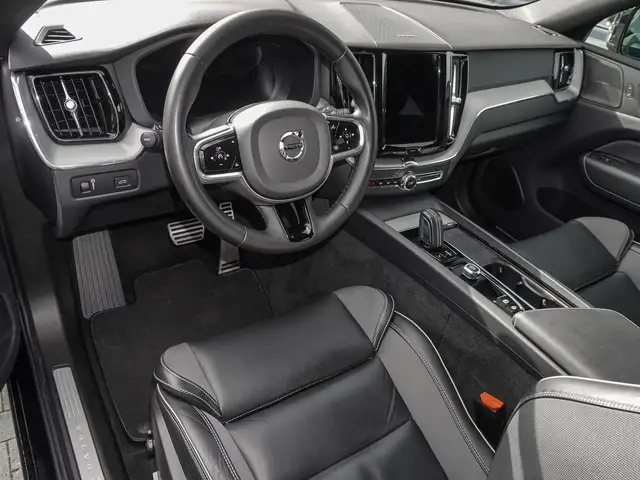 Volvo XC60 view 9