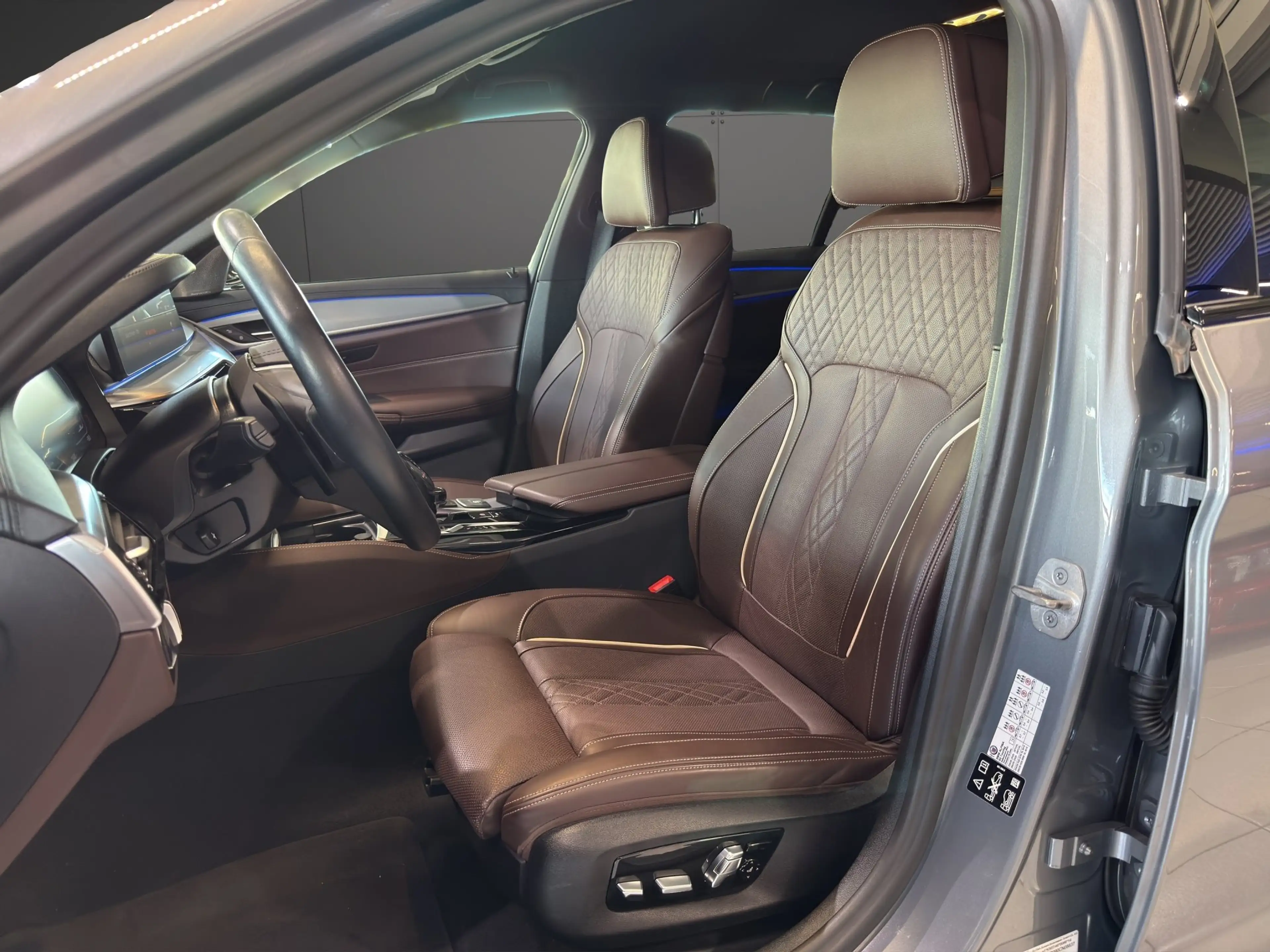 Alpina B5 Touring SWITCH-TRONIC Allrad B&W Surround — photo 11
