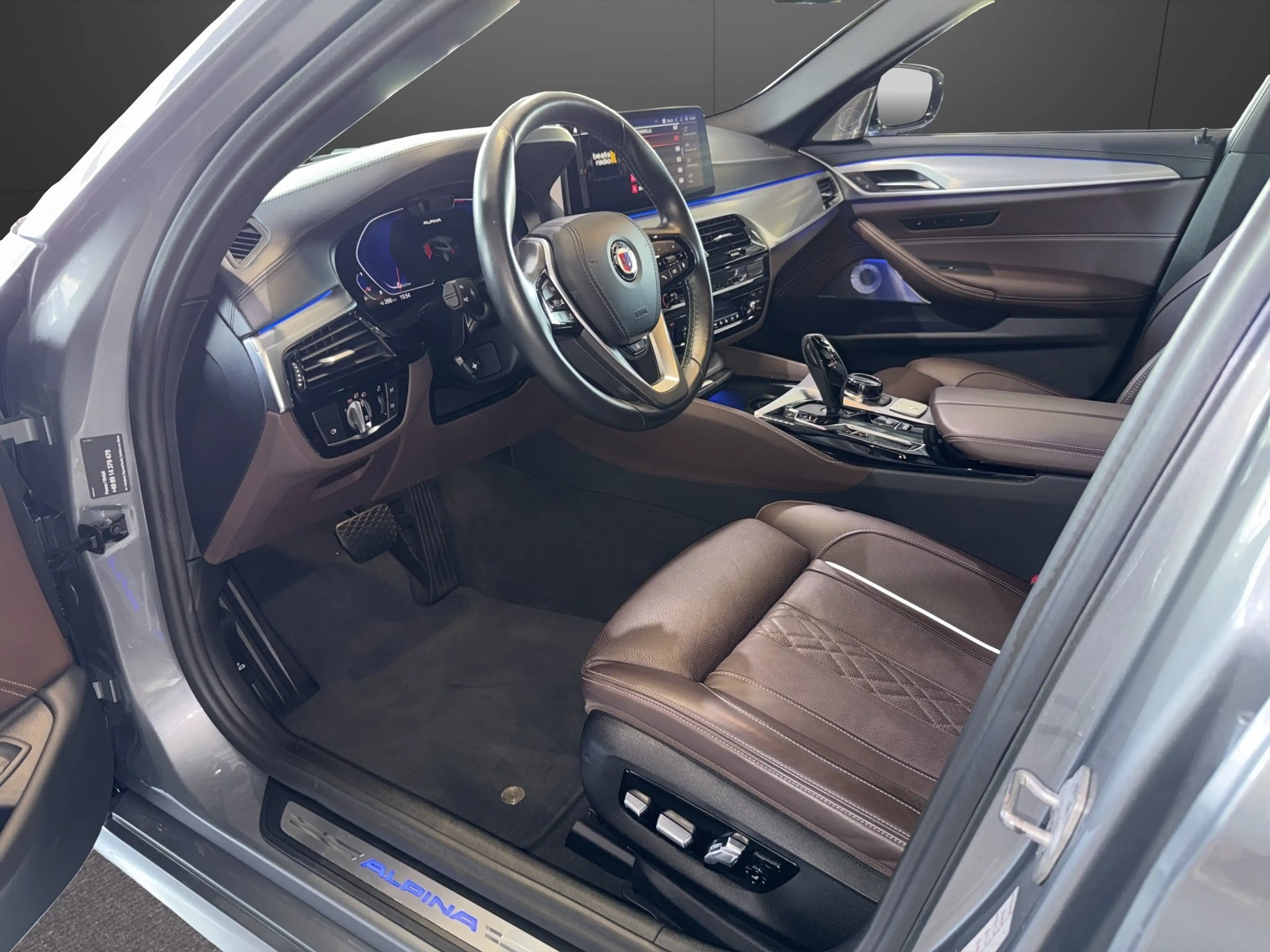 Alpina B5 Touring SWITCH-TRONIC Allrad B&W Surround — photo 10