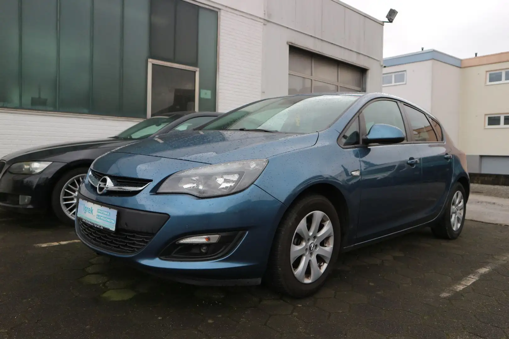 Opel Astra J Lim. 5-trg. Style Blau - 1