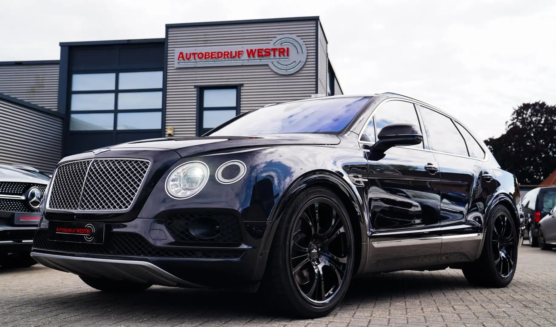 Bentley Bentayga 6.0 W12 | Luchtvering | Massage | Stoelverkoeling Zwart - 1
