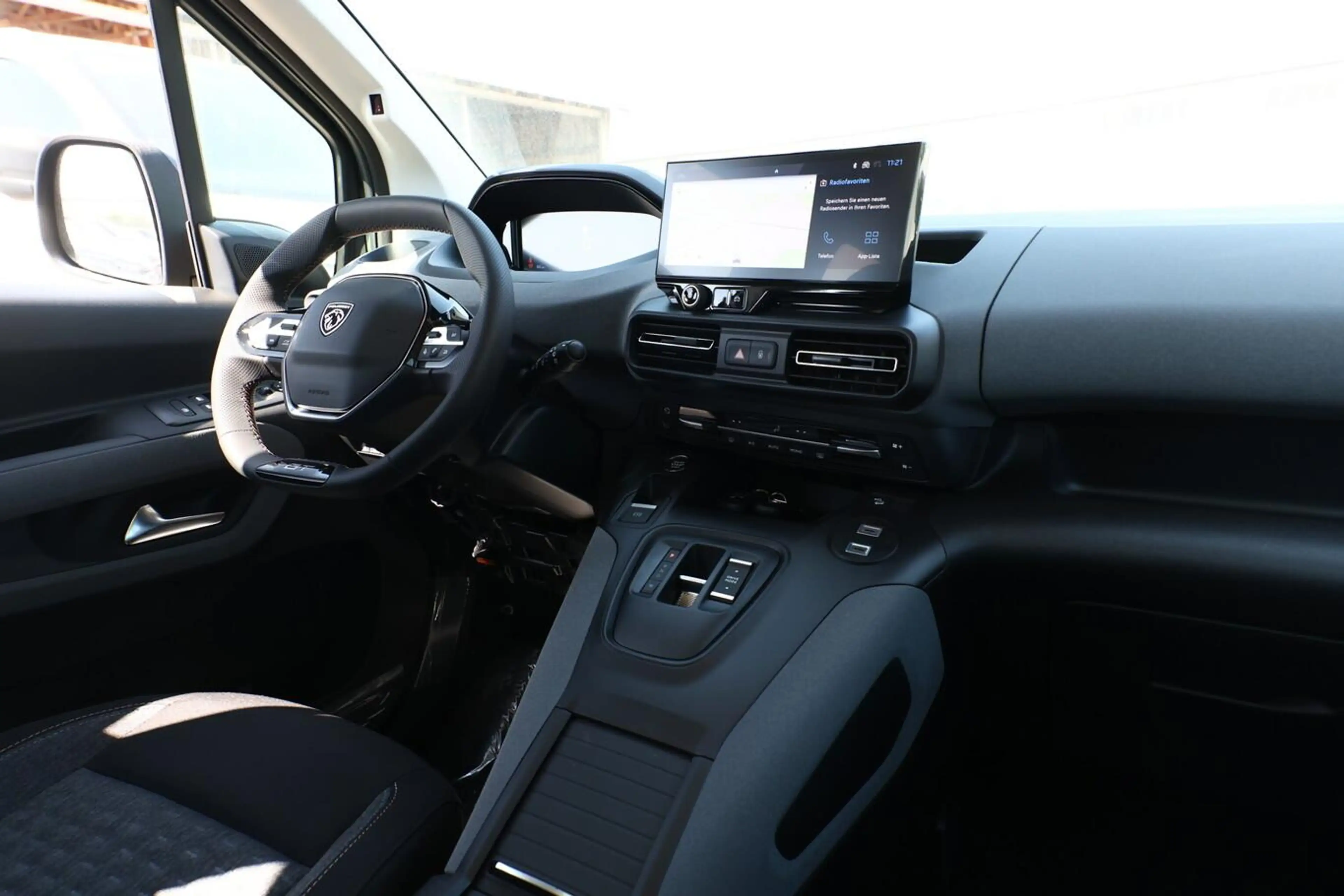 Peugeot Rifter GT M1 Pano SHZ ACC Nav Keyl Kam PDC TotW 96 kW ... — photo 9