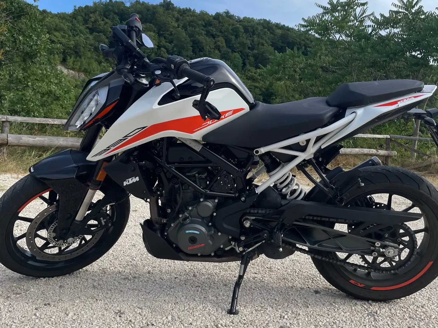 KTM 390 Duke ABS Bianco - 2