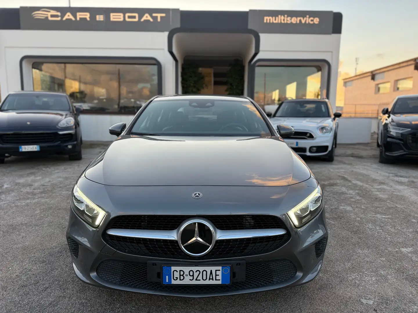 Mercedes-Benz A 180 A 180 d Executive auto Grigio - 2