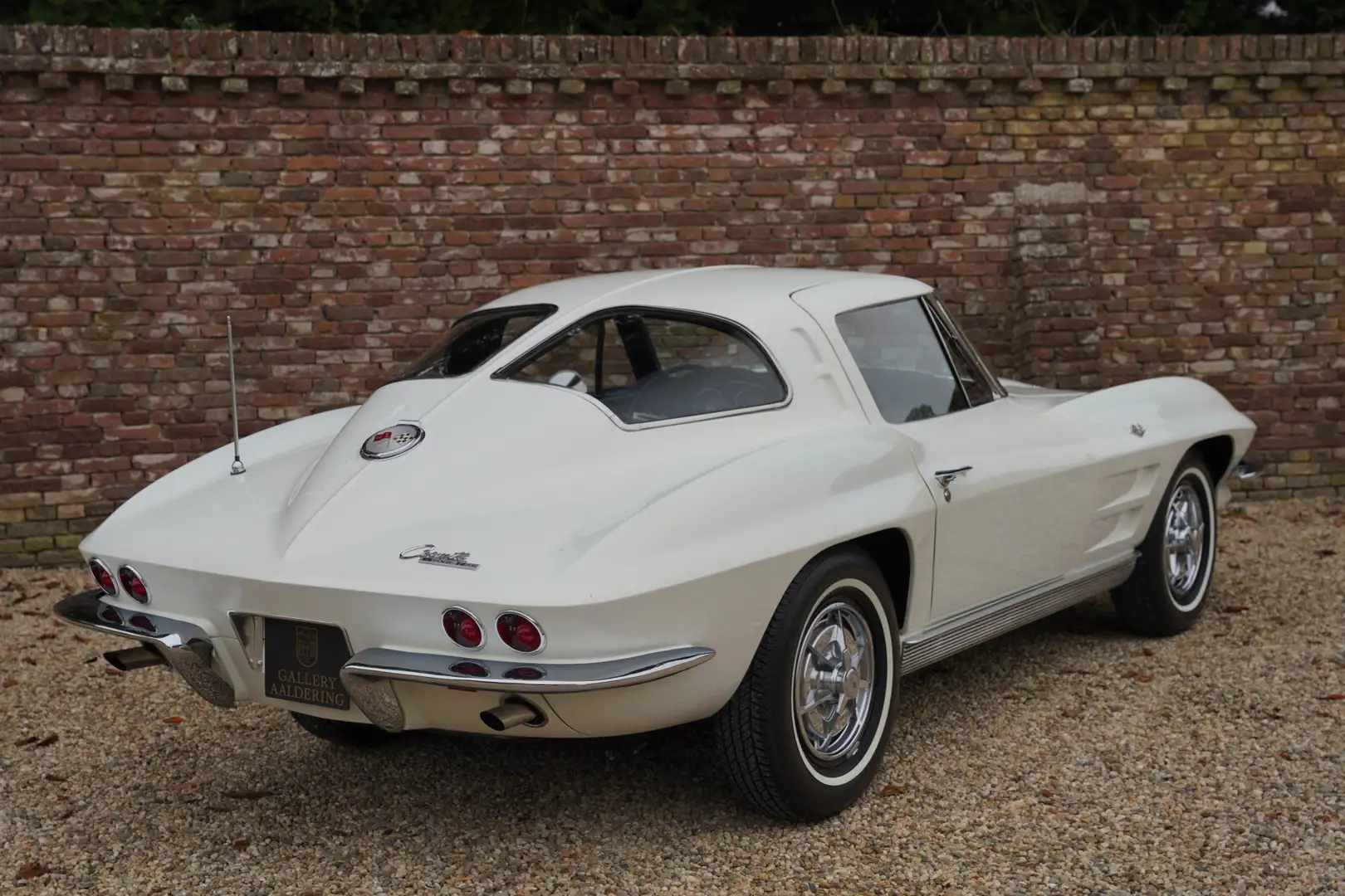 Corvette Stingray C2 Split Window Rare one-year-only 'Split Window' Alb - 2