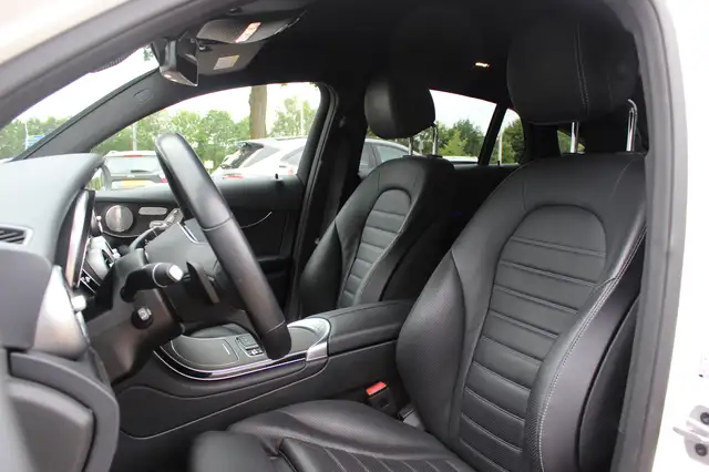 Mercedes-Benz GLC view 5