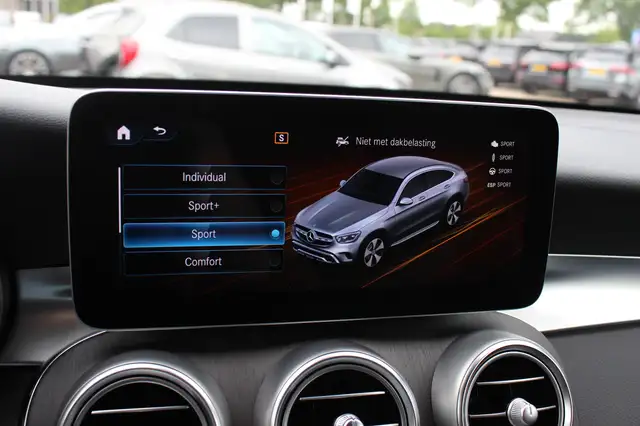 Mercedes-Benz GLC view 26