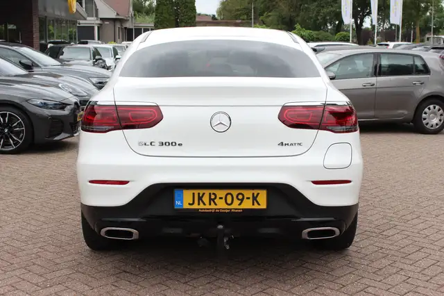 Mercedes-Benz GLC view 16
