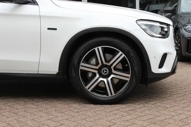 Mercedes-Benz GLC view 15