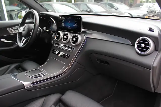 Mercedes-Benz GLC view 14
